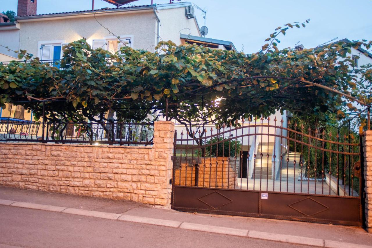 Wellness Studio D'Or - Exclusive New Apartment With Whirlpool, Sauna, Sunny Terrace, Private Parking Πόρετς Εξωτερικό φωτογραφία